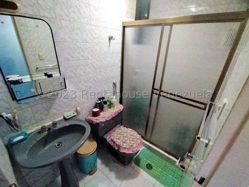 Vendo Apartamento En Zona Centro De Maracay (lopez Aveledo), Código 24-21852 Cm
