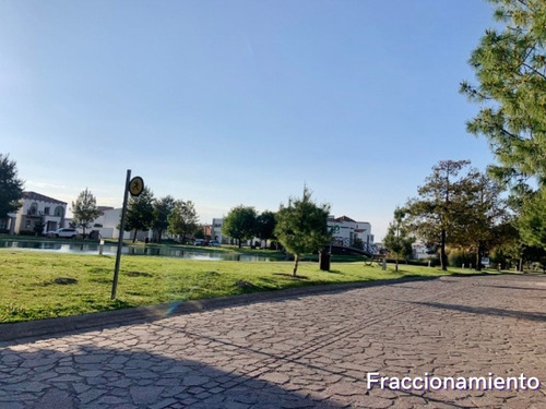 Venta De Casa En Condado Del Valle Metepec, 4 Rec.