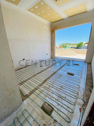 Imagen 17 de 23 de Casa Con Pileta Con 5 Cuartos En San Ramon