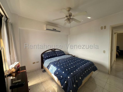 Ji 25-23195. En Venta Apartamento Con Área De 72m2, Ubicado En Los Caobos. Caracas.