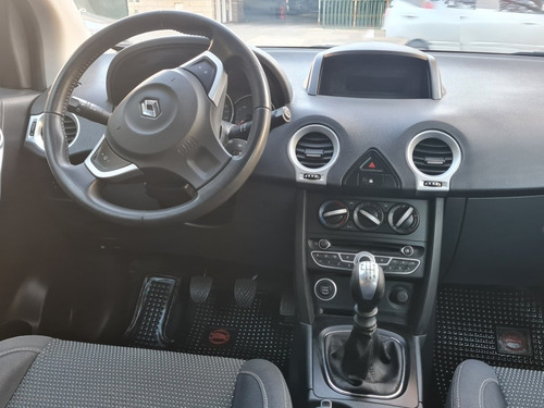 Imagen 8 de 10 de Renault Koleos 2013 2.5 Expression 4x2 Mt
