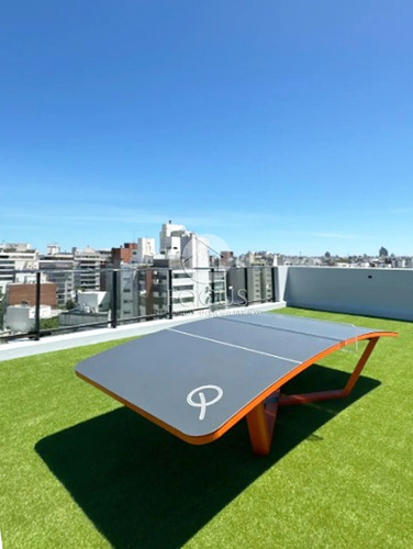 Venta Apartamento 2 Dormitorios Con Garaje Y Terraza En Pocitos