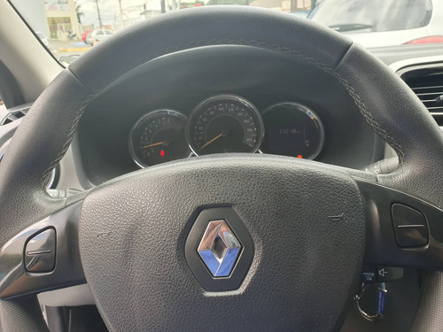 Renault Logan 1.6 Dynamique 8v Flex 4p Manual