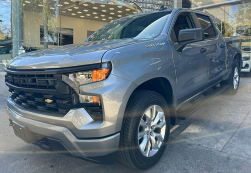 Chevrolet Silverado 5.3 V8 Custom Doble Cabina 4X4 At