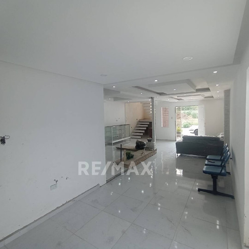 Imagen 2 de 12 de Townhouse En Venta En San Diego Cód 140298 Lucrecia Escorcha