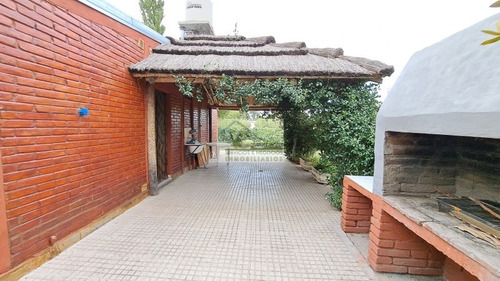 Inversor Vendo Complejo De 3 Cabanas Con 2 Has De Ciruela D'agen Con Tela Antigaranizo, Galpon, Gas, Agua, Luz, Derecho De Riego. Rama Caida, San Rafael, Mendoza.