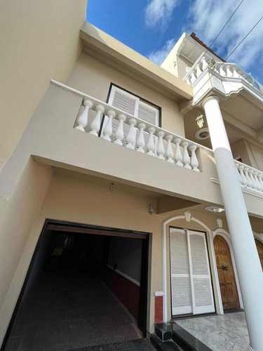 Imagen 18 de 29 de Casa En Venta - 6 Dormitorios 5 Baños - 300mts2 - Tablada
