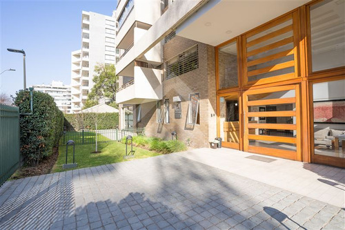 Departamento En Venta De 2 Dorm. En Las Condes