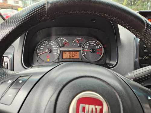 Fiat Strada 1.8 16v Adventure Cab. Dupla Flex 3p