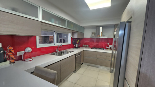 Casa 4 Dormitorios, Pileta , Jardin , Cerca Del Centro