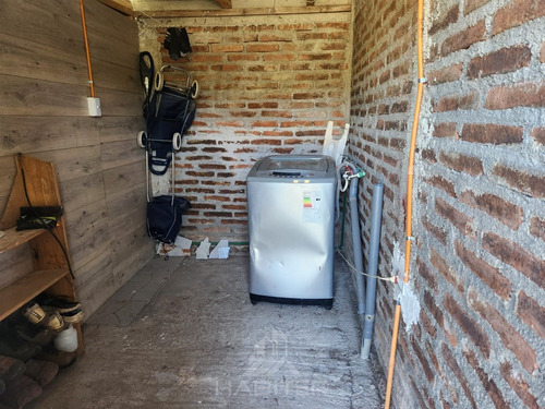 Casa En Venta De 5 Dorm. Con Parcela En Yerbas Buenas