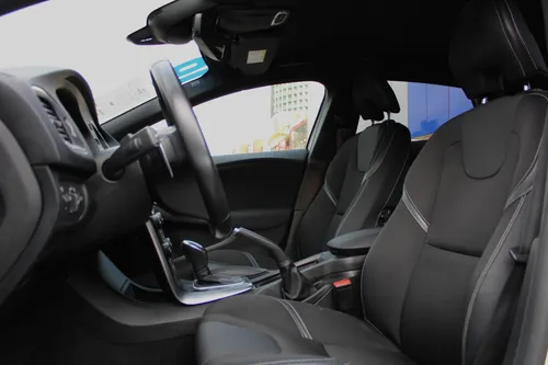 Volvo V40 2019