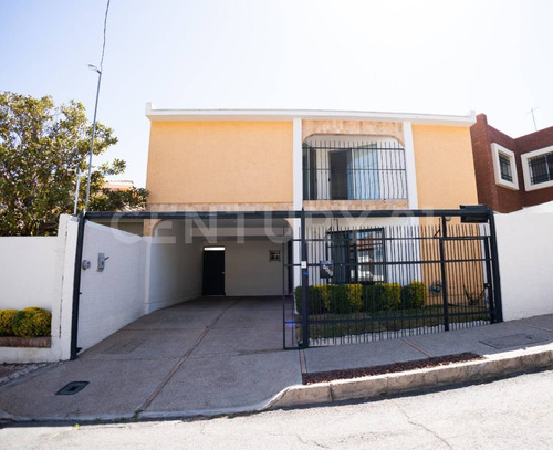 Casa En Venta En Quintas Del Sol, Chihuahua Chih.