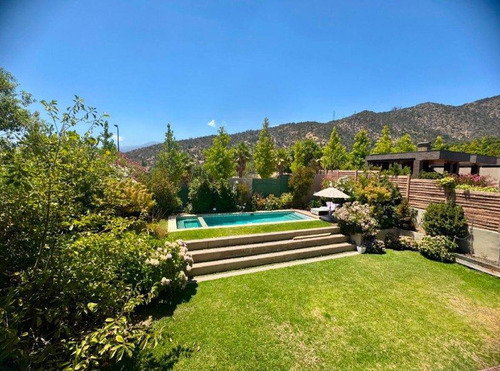 Maravillosa Casa Inglesa En Condominio Con Lindo Jardín
