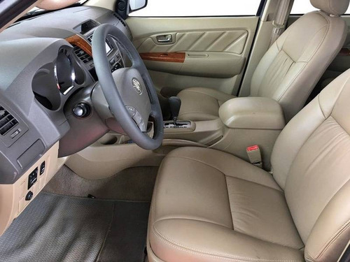 Imagem 12 de 13 de Toyota Hilux Sw4 3.0 Srv 4x4 7 Lugares 16v Turbo