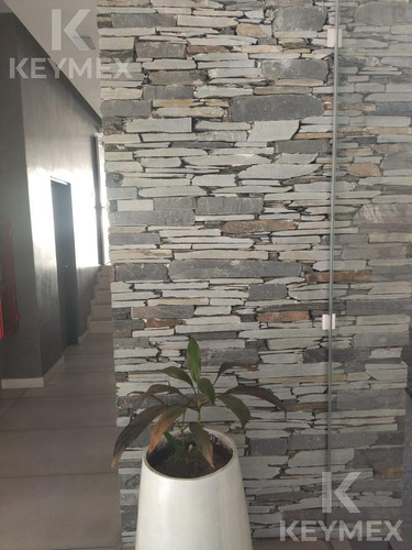 Departamento De Un Dormitorio Con Cochera En Centro De La Plata - Diagonal 77 Entre 8 Y 43