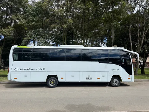 Bus Hino Con Aire En Buen Estado