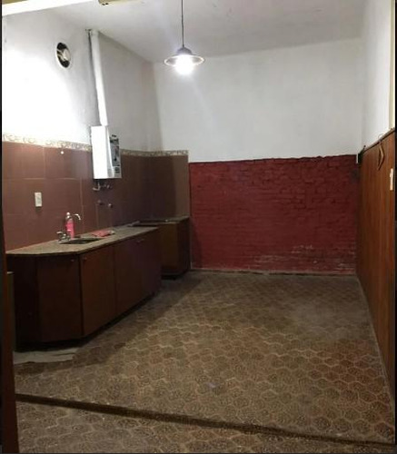 Casa Con Local En Venta - 3 Dormitorios 2 Baños - 151mts2 - Sarandi