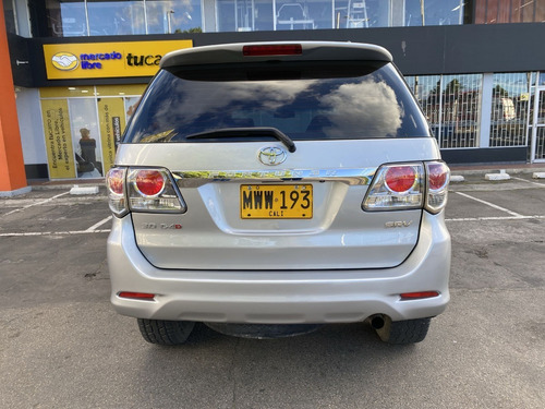 Imagen 6 de 21 de Toyota Fortuner Srv 2013