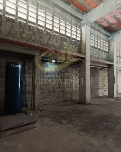 Venta De Terreno Ubicado En Macuto Ref 2388