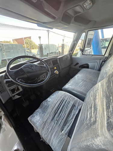 International 4300 Modelo 2014 Volteo Nuevo 7 Metros