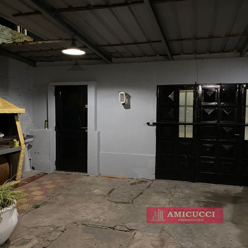 Casa 3 Ambientes. En Caseros. Apto Credito!! Nuevo Precio!!!