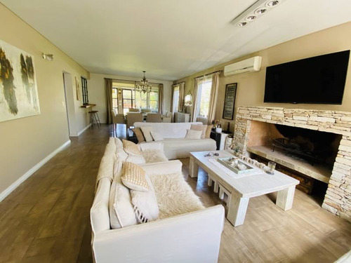 Casa En Venta Ubicado En Santa Teresa, Villanueva (tigre)