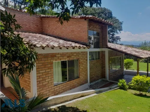 Finca Independiente En V. La Miranda Con Excelente...(mls#252449)