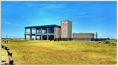 Haras De Funes / Barrio Privado - Seguridad 24hs. Lote De 1028 M2