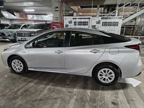Toyota Prius 1.8 Base Cvt