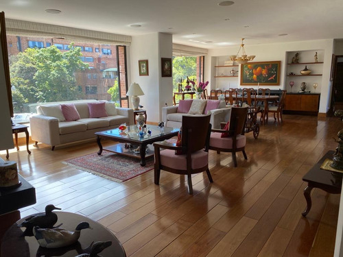 Imagen 2 de 14 de Apartamento Amplio Con Vista Totalmente Remodelado