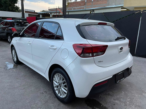 Imagen 6 de 15 de Kia Rio 2020 1.6 Lx Hatchback Mt