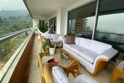 Apartamento En Venta En El Poblado. Cod V501043