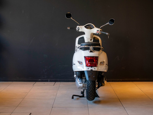 Imagen 16 de 25 de Vespa Gts Hpe Super 300 Blanca Entrega Inmediata