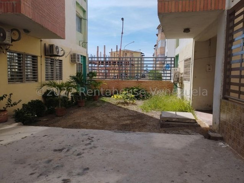 Imagen 2 de 10 de Acogedor Y Cómodo Apartamento En Venta En Balcones I, Punto Fijo 04146954944 23-13322
