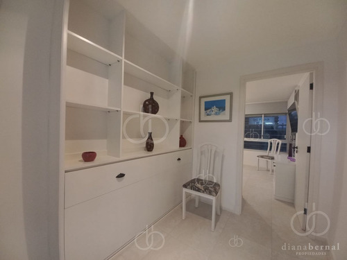 Imagen 9 de 27 de Vende Apartamento De 2 Dormitorios Y Medio En Chiverta, Reciclado Completo. Punta Del Este