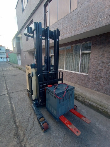 Imagen 22 de 25 de Montacarga Crown Rr3000
