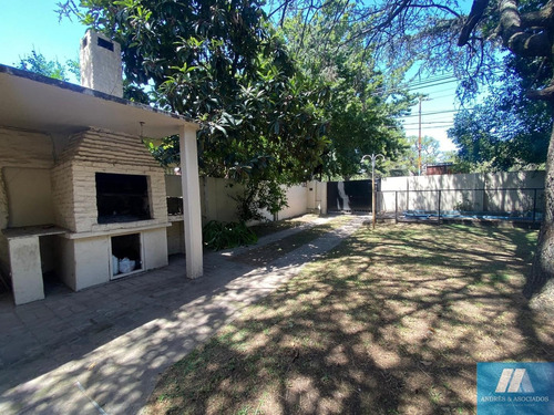 Oportunidad Casa Apto Oficinas + Locales