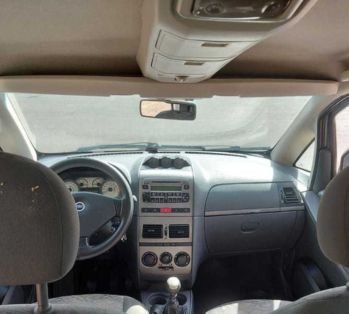 Imagem 6 de 9 de Fiat Idea Adv.ext. Loc. 1.8 Flex 5p 2007
