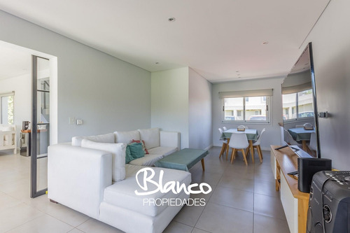 Casa En Alquiler En La Lomada, Pilar - Impecable Estado!