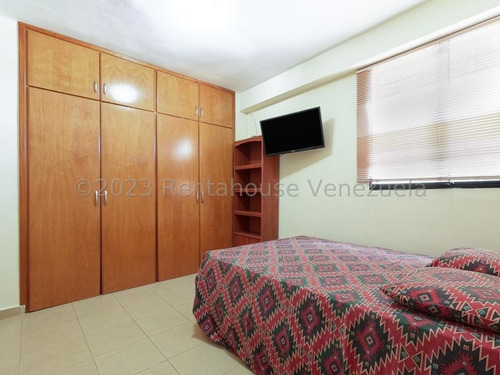 Imagen 24 de 30 de María Reyes Vende, Espectacular Apartamento Amoblado, En El Este De La Ciudad, El Edificio Cuenta Con Planta Eléctrica Y La Cocina Es Moderna