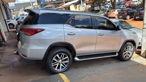 Toyota SW4 2.8 Tdi Srx 7l 4x4 Aut. 5p