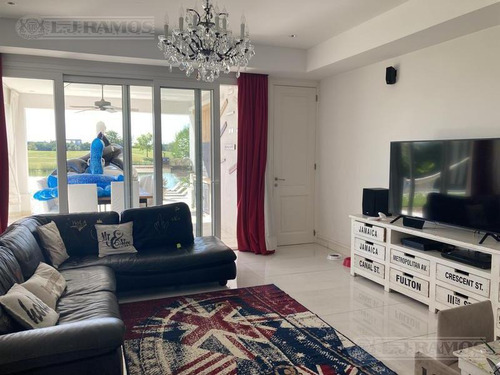 Imagen 13 de 24 de Casa En Venta - El Golf - Nordelta