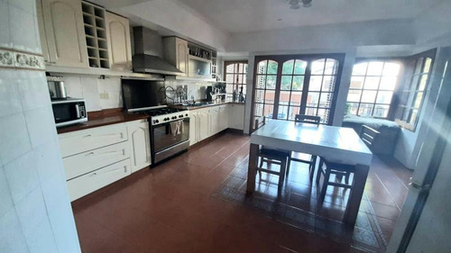 Casa En Venta - 3 Dormitorios 5 Baños 1 Cochera - 335mts2 - Villa Urquiza