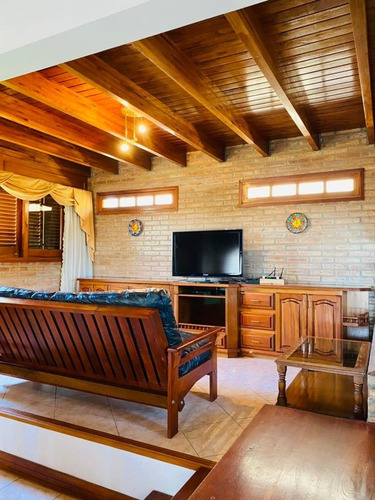 Imagen 9 de 29 de Casa Con Pileta Para 8/10 Personas, Excelente Ubicación Y Vista