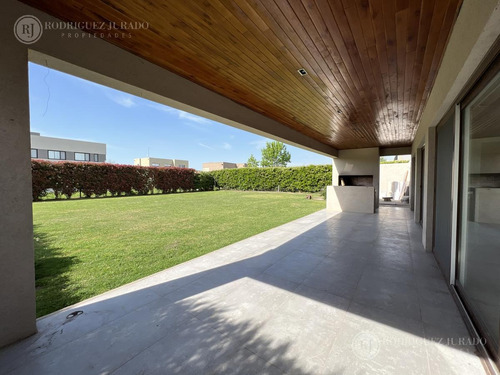 Imagen 2 de 30 de Casa De Espectacular Calidad De Construcción - 4 Dorms - San Matias (con Gas Natural)