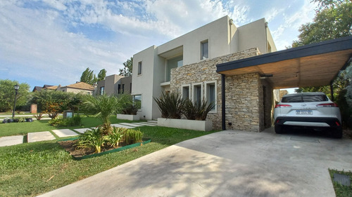 Imagen 4 de 30 de Venta Casa Barrio San Isidro Labrador Pileta Tigre