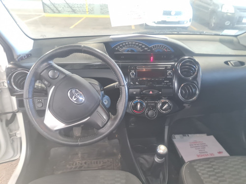 Toyota Etios 1.5 Cross
