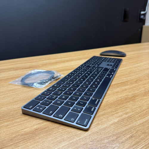 Apple A1843 Kit Teclado Y Mouse A1657 Español Color Negro (Reacondicionado)