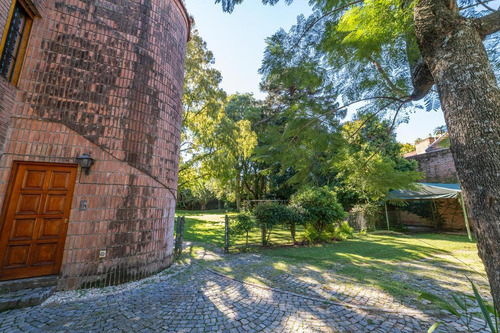 Imagen 18 de 30 de Venta / Alquiler - Imponente Casa En La Lucila Partido De Vicente Lopez - A Metros Del Río